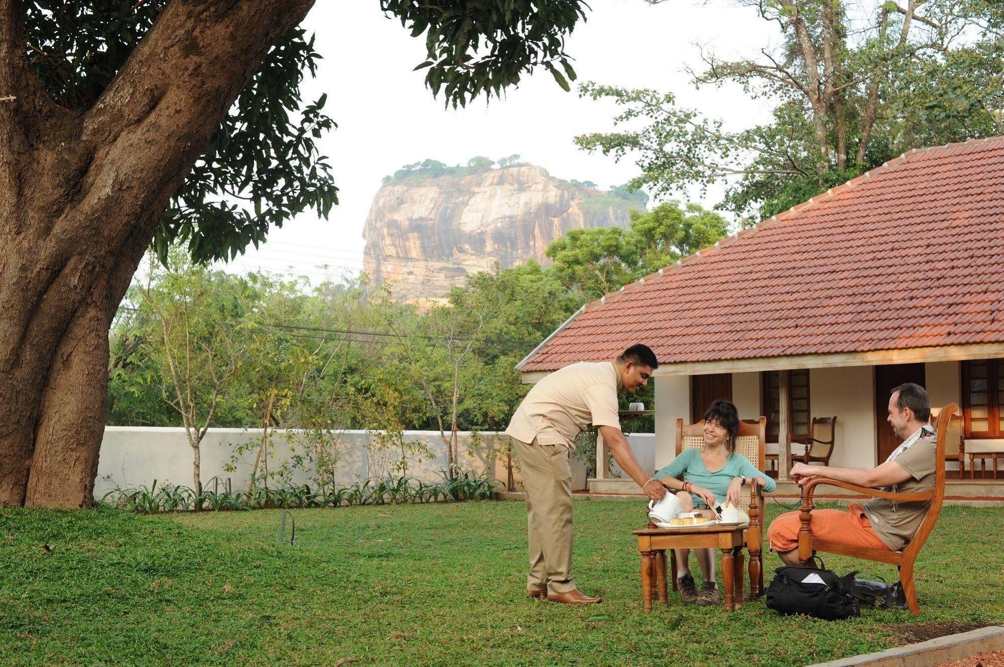 เอคโค สิคีรียา Hotel สิกิริยา ภายนอก รูปภาพ